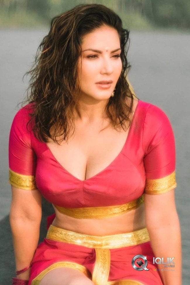 Sunny-leone